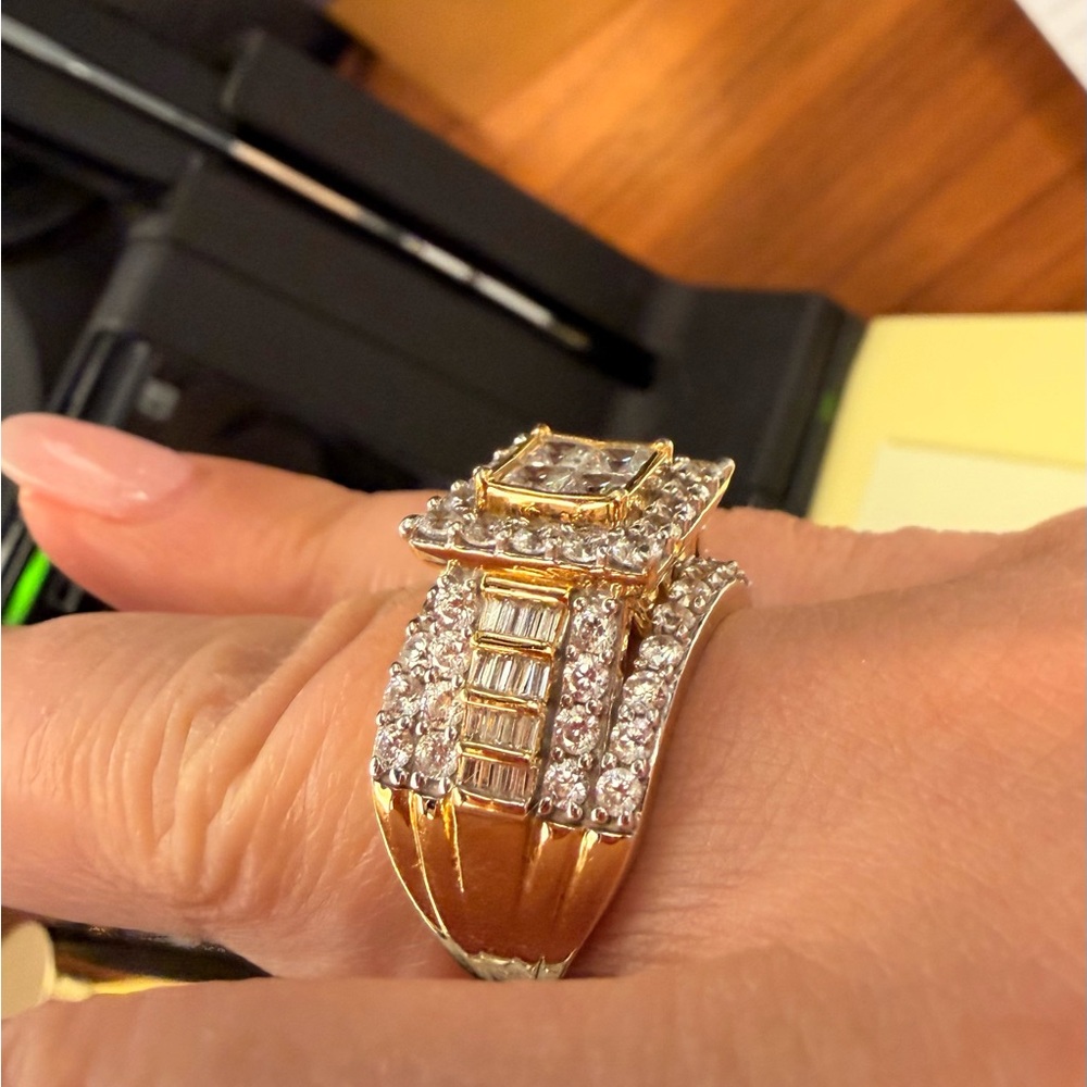 Dazzling Gold and Silver Women's Ring
